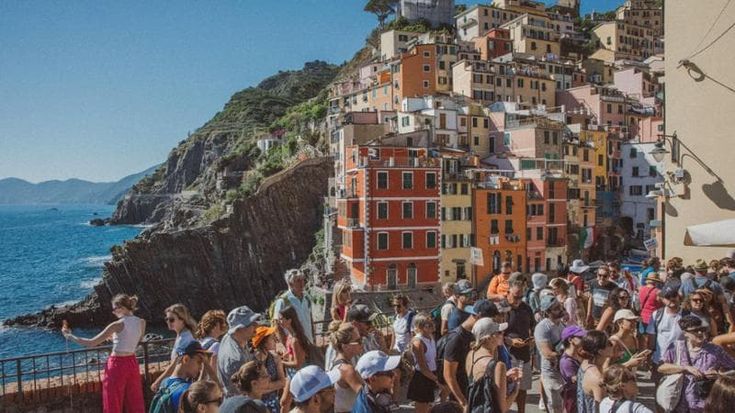 Stop all’overtourism, le Cinque Terre puntano sull’accoglienza sostenibile