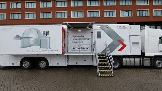Gran Bretagna, lo screening per il tumore al polmone si fa in camper
