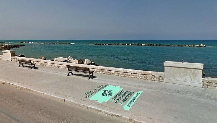 Bari, arriva GreenGraffiti: le comunicazioni saranno sul marciapiede. E poi scompariranno