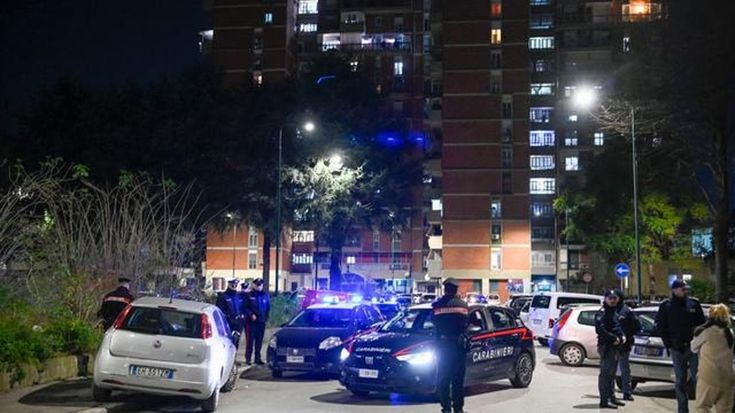 Sparatoria alla periferia di Napoli, due morti