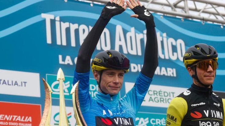 Vingegaard padrone della Tirreno-Adriatico: altro assolo in salita sul Petrano, corsa in tasca