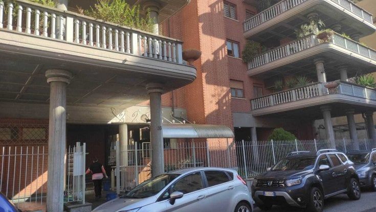 Sesso e crack, giro d'affari in una casa di Torino: 4 misure cautelari