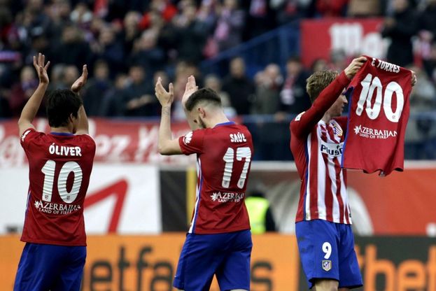 Atletico Madrid, Torres fa 100 e abbraccia l'allenatore della sua infanzia