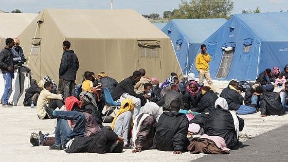 Più fondi ai Comuni che ospitano migranti. Il decreto fiscale premia la solidarietà