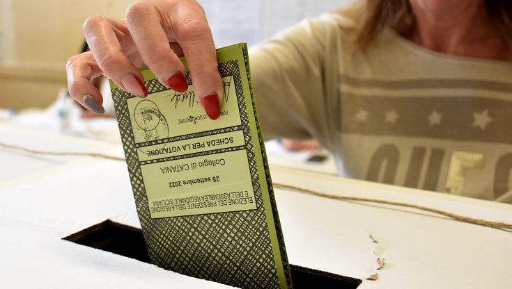 Vola Tamajo, bene Cracolici, Pagana fuori: ecco i bocciati e i salvati all'Ars