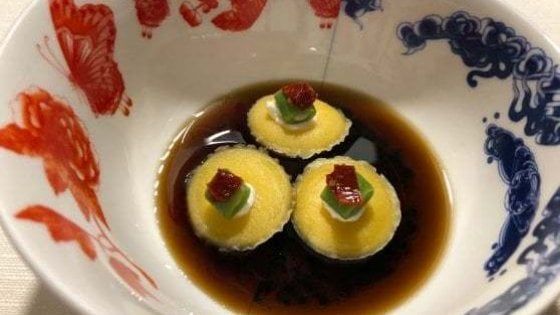 Calabria: dalla creme brulée alla 'nduja al dolce con i ricci, la sorprendente cucina di Nino Rossi 