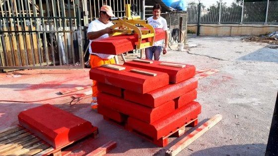 Palermo, per proteggere le piste ciclabili arrivano i cordoli