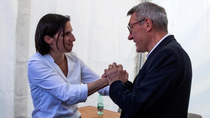 Schlein al corteo Cgil, la segretaria riavvicina il Pd al sindacato: “Noi tutti qui, fallita l’Opa di Conte”