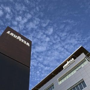Lavazza, nell'integrativo un bonus di 250 euro per chi fa un figlio o lo adotta