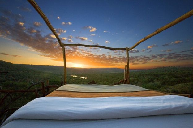 Kenya, il cielo in una stanza: letto con vista sulla savana