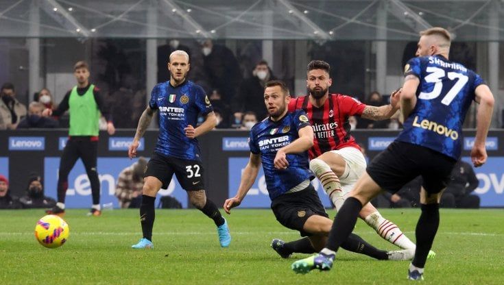 Il ribaltone di Giroud nel derby, la zampata di Tonali alla Lazio: i momenti clou dello scudetto del Milan