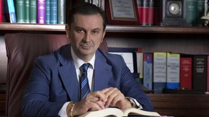 Minori soli a casa. L’esperto: “Le legge è chiara, soli sotto i 14 anni non si può stare”