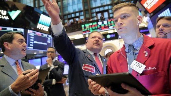 Borse a mezzo servizio con il ponte di Pasqua. Lo spread risale verso 260