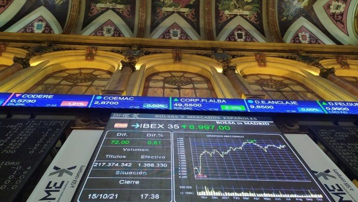 Le Borse di oggi, 18 ottobre 2021. Mercati preoccupati per gli stop alle forniture, listini in ribasso. La Cina rallenta