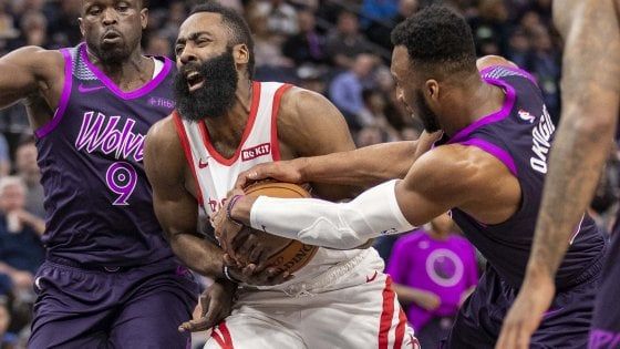 Basket, Nba: Harden nella storia, Portland stende Golden State