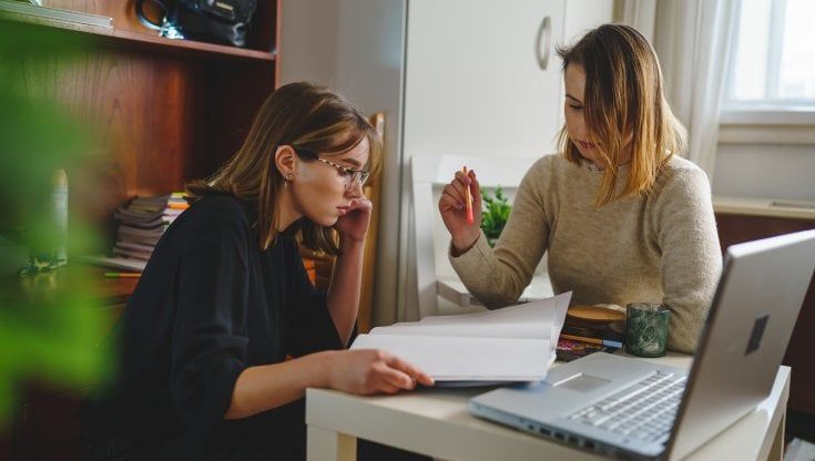 Ripetizioni per i figli, le famiglie spendono 400 euro all’anno