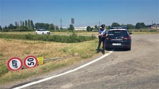 Rischia di investire un carabiniere: arrestato nel Bolognese