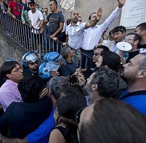 Casa, tensione in Campidoglio"Alloggi popolari al posto dei residence"