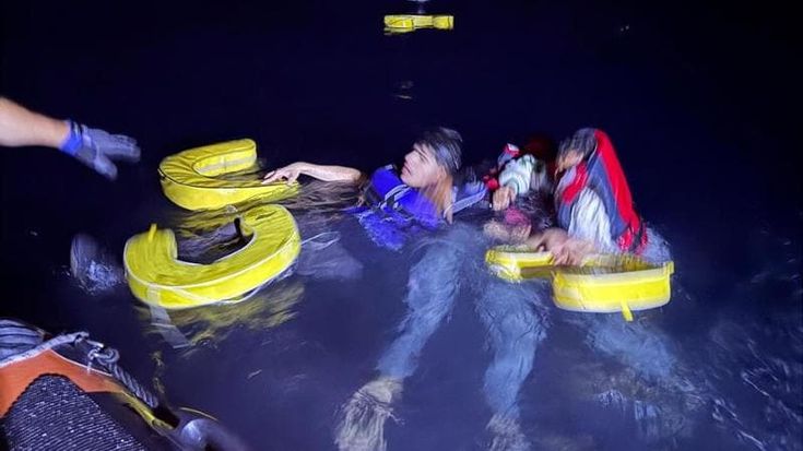 Mediterranea, salvati dieci naufraghi già in acqua: lanciati in mare da una runaway boat