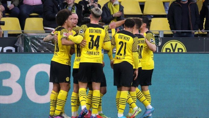 Bundesliga: il Dortmund batte l'Arminia e accorcia sul Bayern. Lipsia in zona Champions