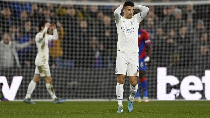 Premier, City fermato dai pali contro il Crystal Palace: il Liverpool si avvicina