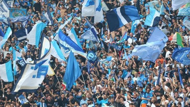 Napoli, stretta sulle trasferte: vietate ai tifosi azzurri per un mese