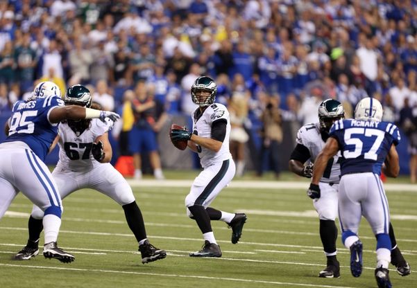 Sproles e McCoy rimontano Luck, Eagles vincenti sui Colts