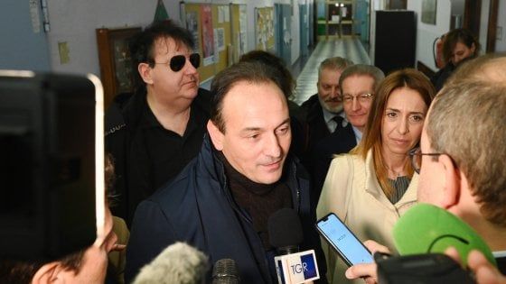 Cirio: "Preoccupato per i posti in terapia intensiva, stiamo attrezzando anche i letti normali"