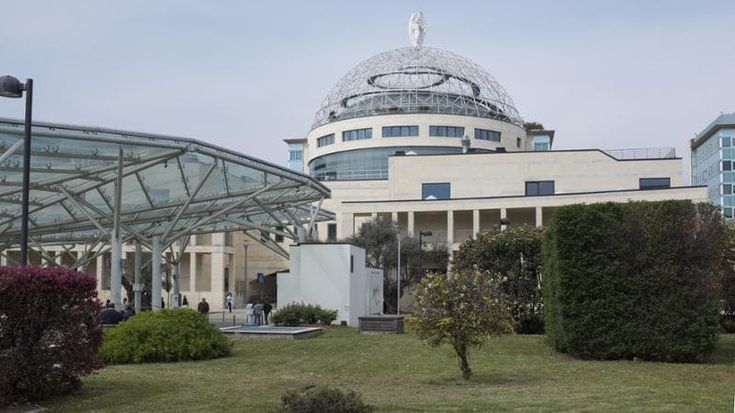 San Raffaele, lo sciopero per stipendi e più pulizia manda in tilt l’ospedale