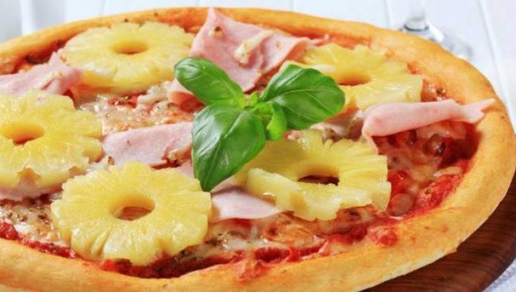 Pizza all'ananas, ora la fa anche Sorbillo: ecco la vera storia