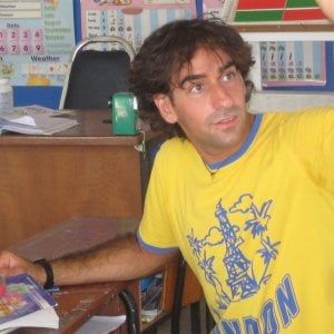 Ragazzi autistici allontanati dall'autogrill: "Niente colazione a sacco sui nostri tavolini"