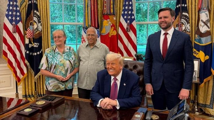 Louis Prevost, il fratello di Papa Leone XIV visita Trump nello Studio Ovale