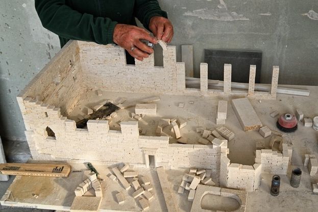 Marmista realizza in 15 mesi la minatura perfetta della cattedrale di Altamura