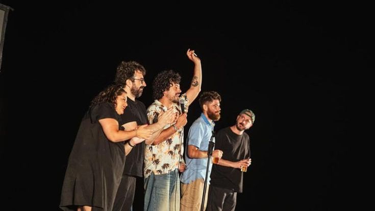 Il collettivo Underdogs: “La nostra stand-up comedy per far ridere”