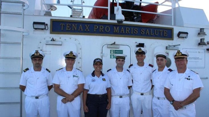Annarita Porcelluzzi, prima donna al comando nella Guardia Costiera: “Il genere non conta per governare una nave, ma che soddisfazione”