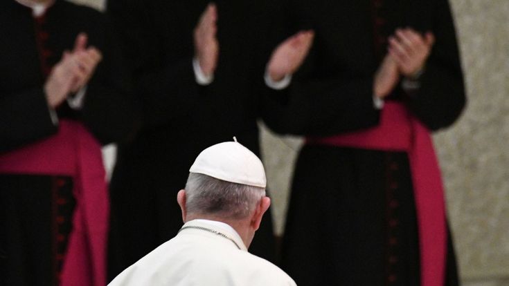 Ma più silenzi: la Chiesa italiana si pente degli abusi sui bambini