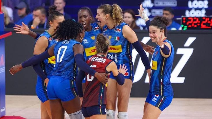 Manfredi, n.1 del volley: “Egonu con Antropova, mi fido di Velasco. Da noi le leghe tifano azzurro”