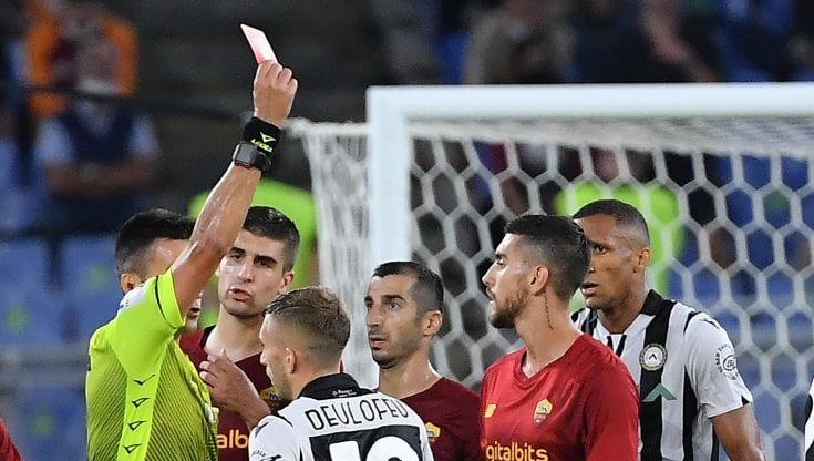 Roma, Lorenzo Pellegrini non giocherà il derby. Mourinho: "Espulsione ridicola". Ma il regolamento non lascia spazio 
