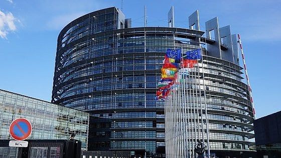 Addio roaming. Il Parlamento europeo lo elimina definitivamente 