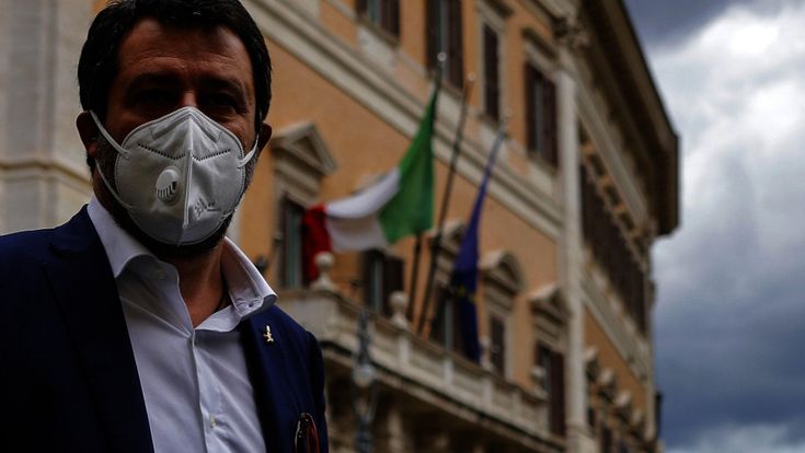 Da Renzi a Salvini, le grandi manovre per cambiare governo
