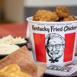 KFC arriva a Bari: i lavori in stazione per il nuovo ristorante di pollo fritto