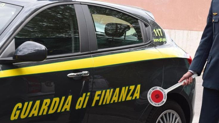 Corruzione, riciclaggio e autoriciclaggio attorno alla Camera di commercio, undici indagati