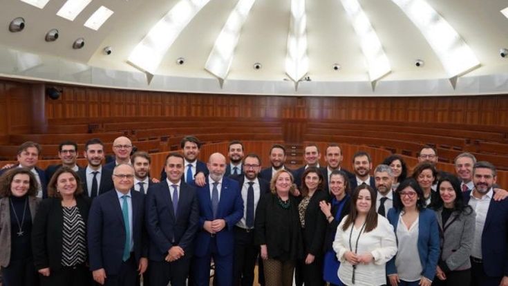 M5S nell'anarchia: rinviati gli Stati generali
