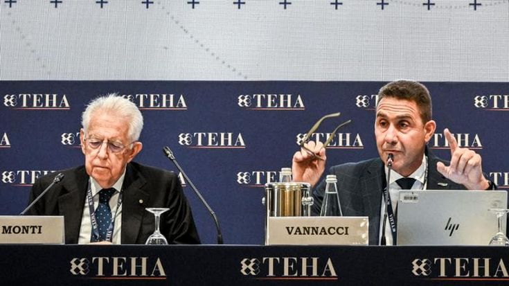 Fredda la platea di imprenditori a Cernobbio: “Monti ha surclassato Vannacci”