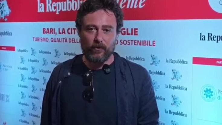 Alessio Giannone a Rep Insieme: "Al bar ordino in barese, se mi scambiano per turista pago doppio"