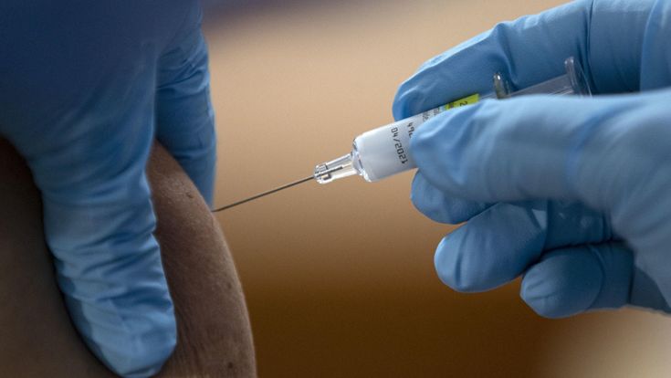 Vaccino anti-influenzale, Galli: "Anche io ora sono protetto, ma che ritardo"