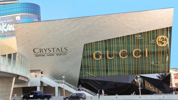 Gucci primo brand ad accettare la criptovaluta Apecoin nei negozi negli Stati Uniti