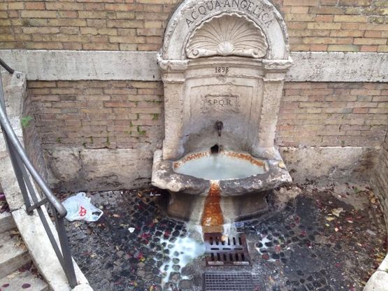 Degrado a Roma, le foto dei lettori / 11