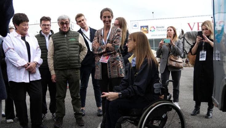 Fieracavalli, un van per Sara Morganti e i suoi cavalli. L'atleta paralimpica: "Lo userò a Parigi 2024"