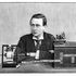 Marconi a Londra fa la prima dimostrazione della radio in una stanza